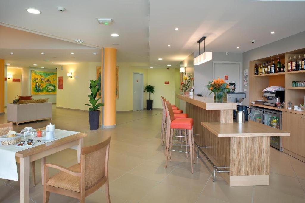 Domitys Les Cles D'Or Aparthotel Orthez Exterior foto